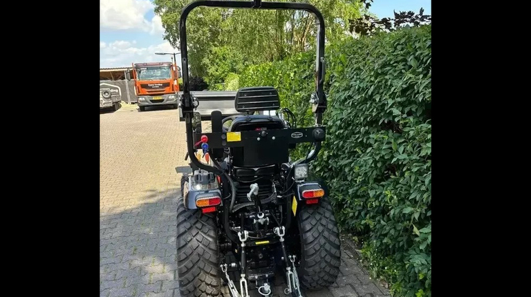 Captain D263 H met voorlader al vanaf €299,- per maand.